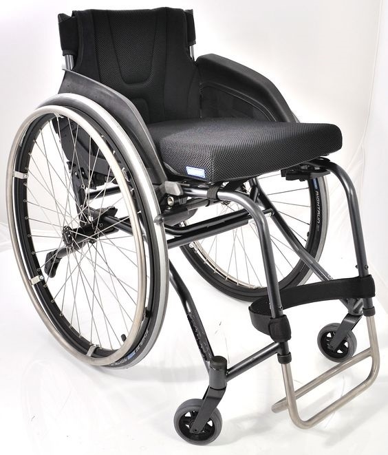 Aktīva tipa bimanuāls riteņkrēsls 